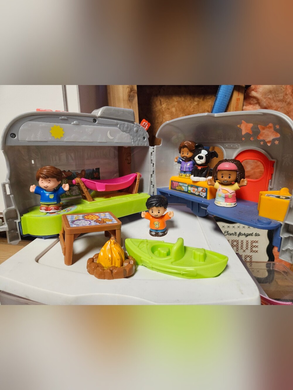 Fisher-Price Little People Light Up Learning Camper